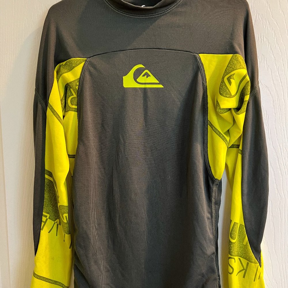 Quiksilver Hawaiian Long Sleeve UPF 50 Rashguard Boys Size 8 XS - TP - ECH